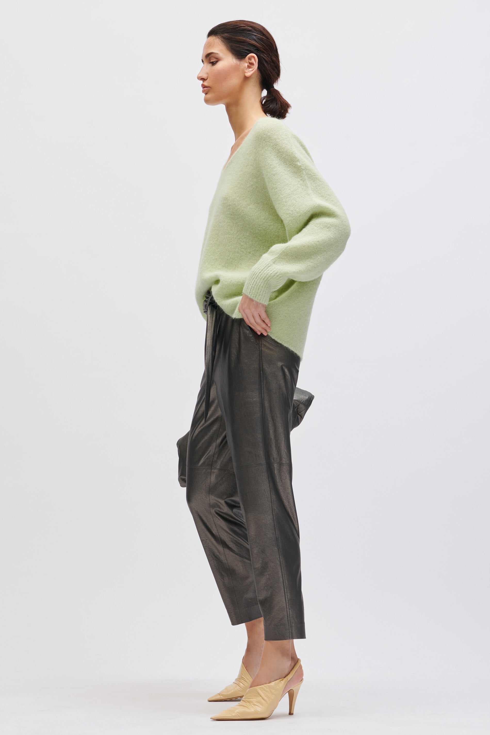 LUISA CERANO-OUTLET-SALE-Tapered-Pants in Leder-Optik-Hosen-by-ARCHIVIST